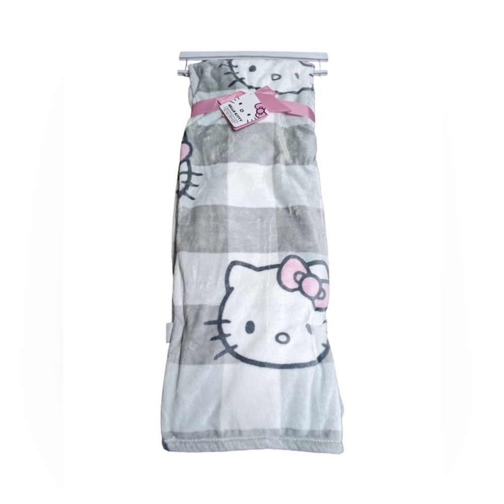 NWT Twin Hello Kitty grey plaid blanket